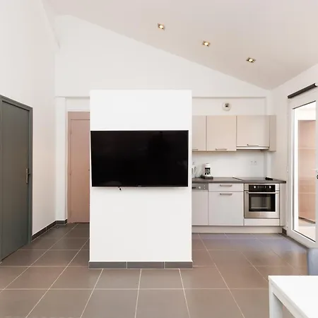 Le Lux, Moderne - Garage - Terrasse - Clim Cannes